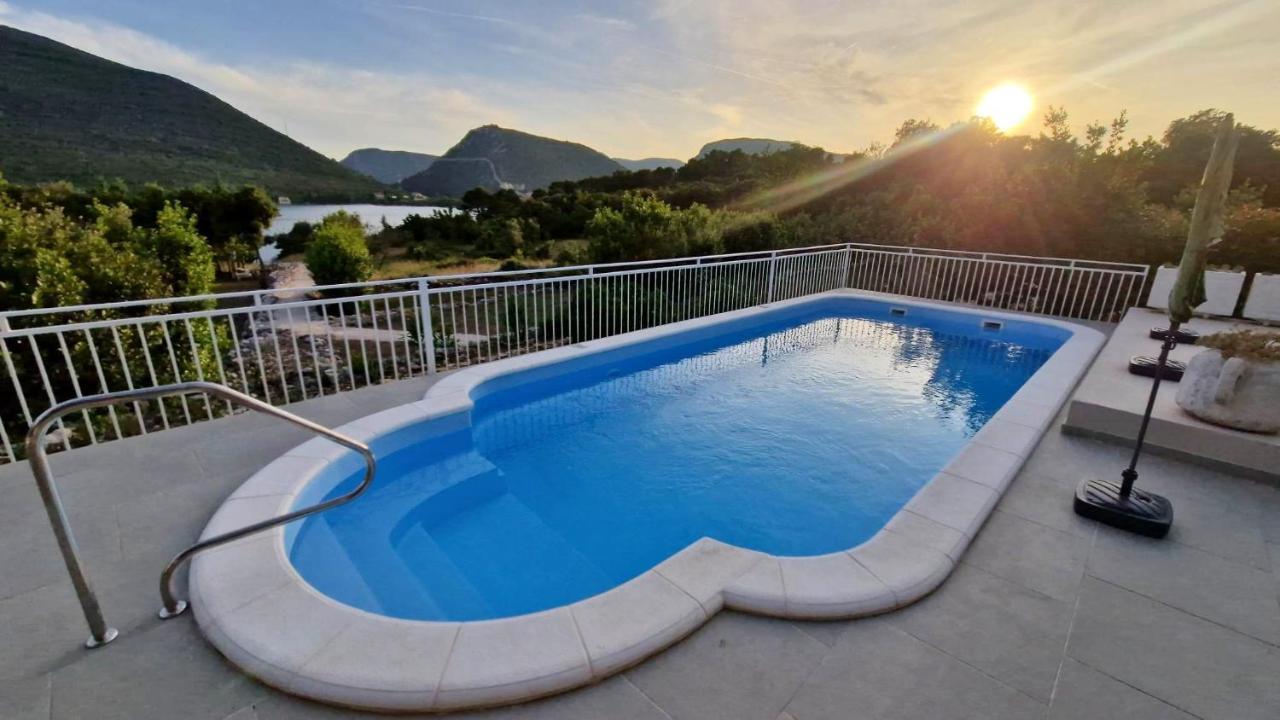 Villa Paradise Garden Стон Екстериор снимка